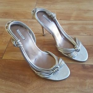 Max Studio Silver heels size 6 1/2M (#s18)